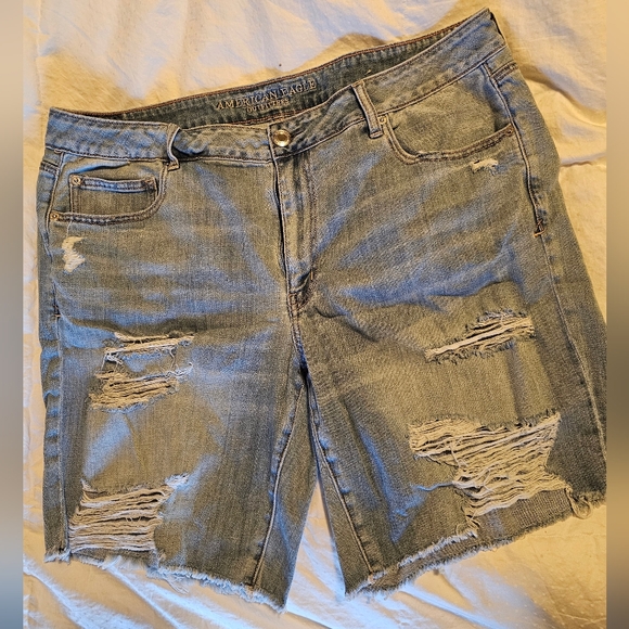 American Eagle Tomgirl Bermuda Stretch Denim Shorts Size US18 - Picture 2 of 7